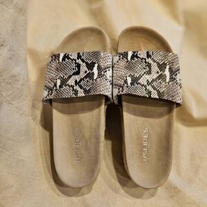 J/Slides Women's Brown Libby Snakeskin Slide Sandals Shoes Size US 6.5 M